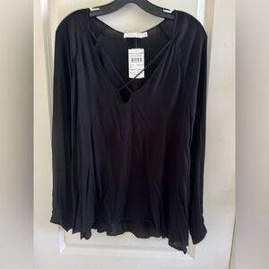 NWT Lush Black Long Sleeve Criss Cross V-neck Top Blouse Size Large